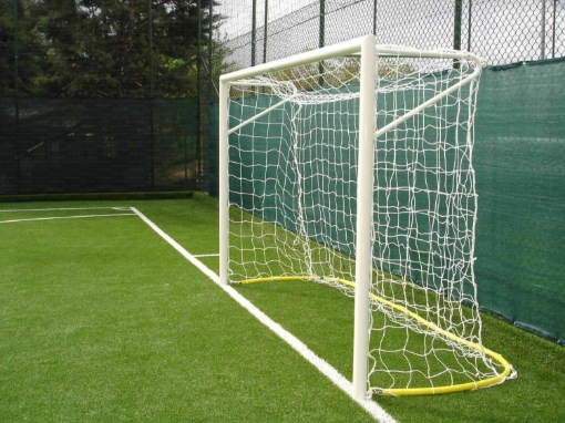 Attēls Poarta futsal otel 3x2 m, montata in manșoane, cu suporturi sudate si lant pentru plasa